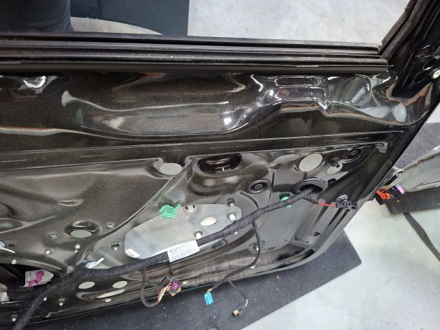 bontott VW GOLF VI Bal első Ajtó (Üres lemez)