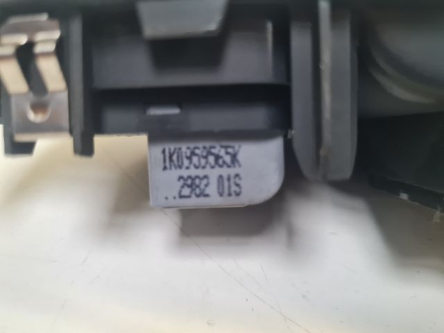 bontott VW GOLF VI Bal első Ajtóbehúzó