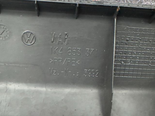 bontott VW GOLF VI Bal első Belső Küszöb Burkolat