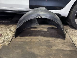 bontott VW GOLF VI Bal első Dobbetét (Kerékjárati, Műanyag)