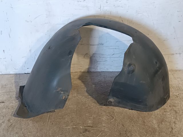 bontott VW GOLF VI Bal első Dobbetét (Kerékjárati, Műanyag)