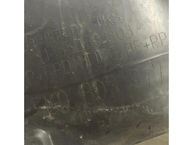 bontott VW GOLF VI Bal első Dobbetét (Kerékjárati, Műanyag)