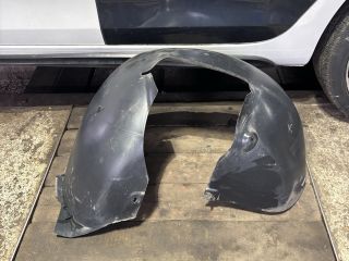 bontott VW GOLF VI Bal első Dobbetét (Kerékjárati, Műanyag)