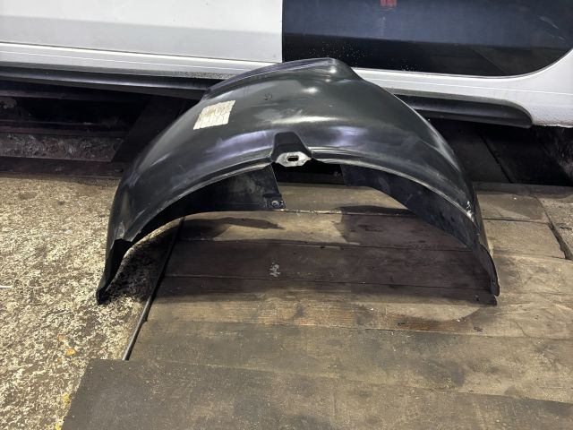 bontott VW GOLF VI Bal első Dobbetét (Kerékjárati, Műanyag)