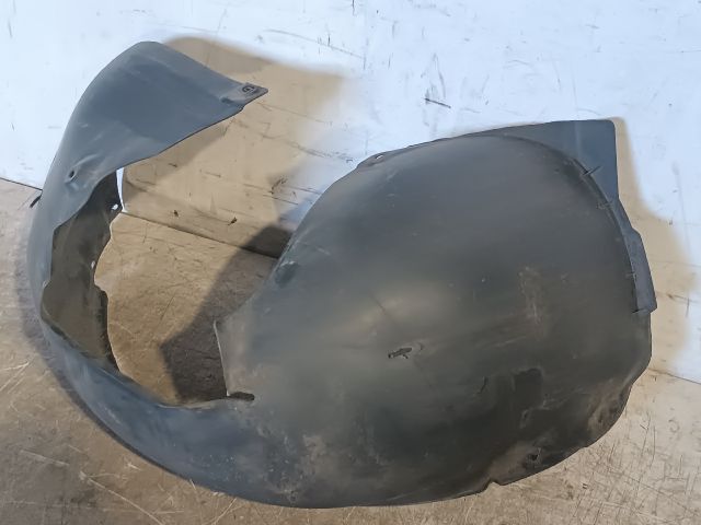 bontott VW GOLF VI Bal első Dobbetét (Kerékjárati, Műanyag)