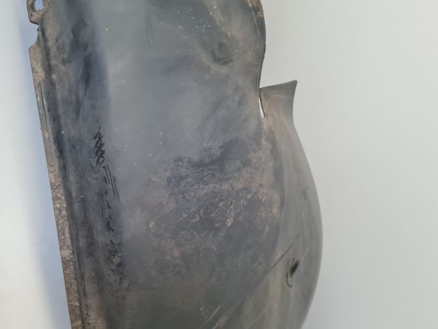 bontott VW GOLF VI Bal első Dobbetét (Kerékjárati, Műanyag)