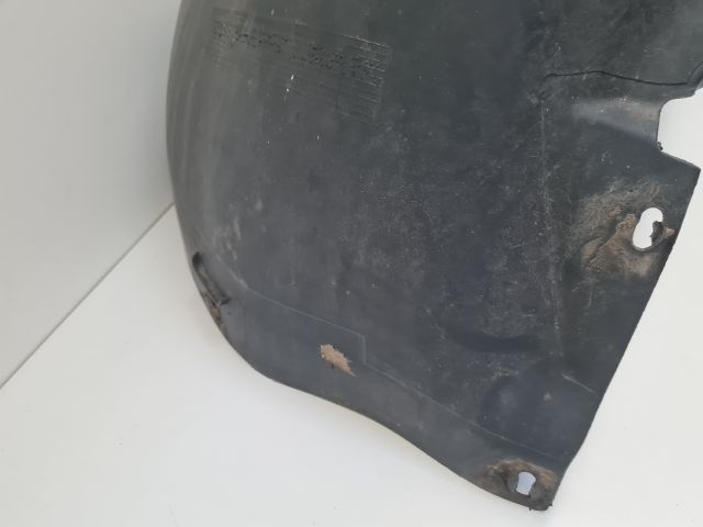 bontott VW GOLF VI Bal első Dobbetét (Kerékjárati, Műanyag)