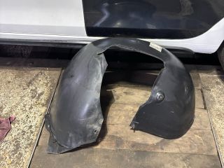 bontott VW GOLF VI Bal első Dobbetét (Kerékjárati, Műanyag)