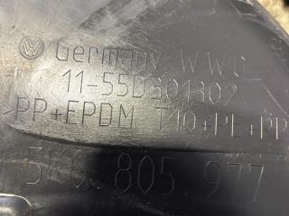 bontott VW GOLF VI Bal első Dobbetét (Kerékjárati, Műanyag)