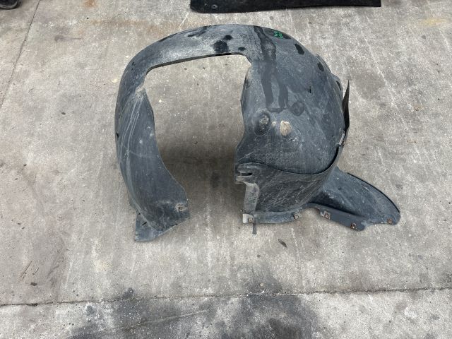 bontott VW GOLF VI Bal első Első Dobbetét (Kerékjárati, Műanyag)