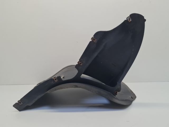 bontott VW GOLF VI Bal első Első Dobbetét (Kerékjárati, Műanyag)