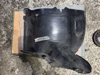 bontott VW GOLF VI Bal első Első Dobbetét (Kerékjárati, Műanyag)