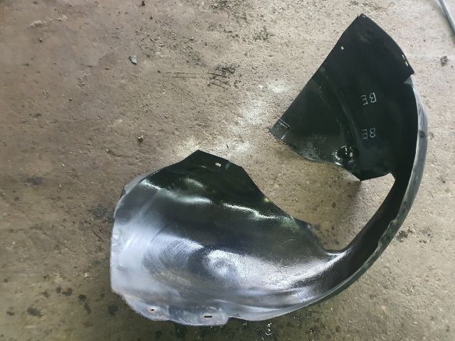 bontott VW GOLF VI Bal első Első Dobbetét (Kerékjárati, Műanyag)