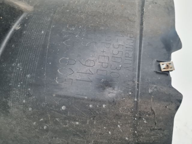 bontott VW GOLF VI Bal első Első Dobbetét (Kerékjárati, Műanyag)