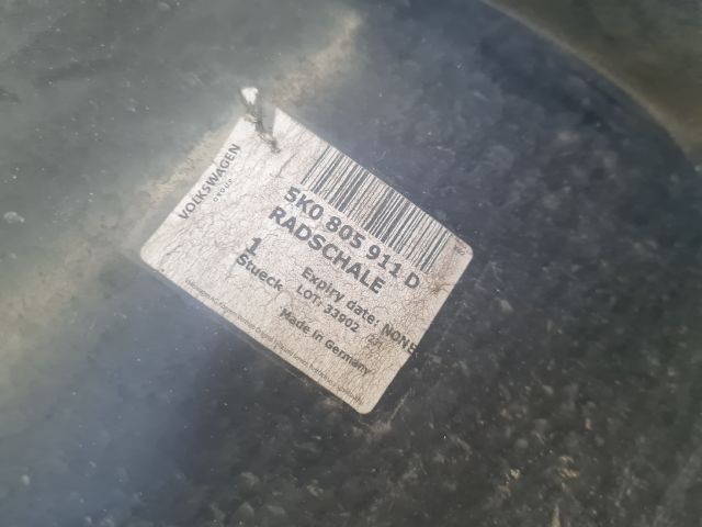 bontott VW GOLF VI Bal első Első Dobbetét (Kerékjárati, Műanyag)