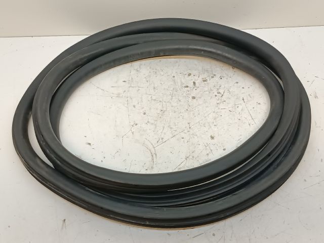 bontott VW GOLF VI Bal első Gumikéder