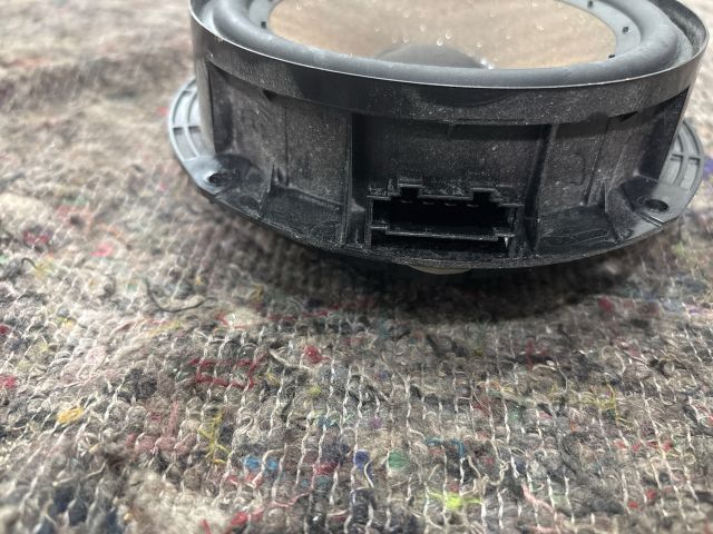 bontott VW GOLF VI Bal első Hangszóró