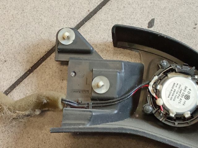 bontott VW GOLF VI Bal első Kis Hangszóró Burkolat