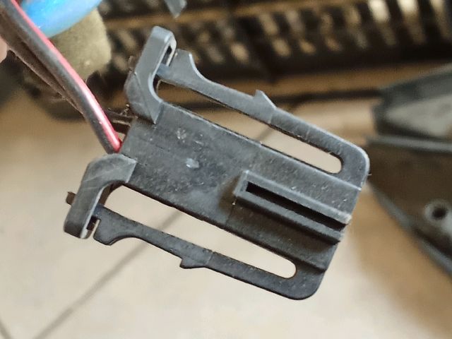 bontott VW GOLF VI Bal első Kis Hangszóró Burkolat