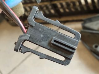 bontott VW GOLF VI Bal első Kis Hangszóró Burkolat