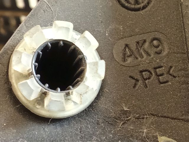 bontott VW GOLF VI Bal első Kis Hangszóró Burkolat