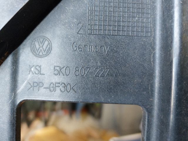 bontott VW GOLF VI Bal első Lökhárító Tartó (Műanyag)