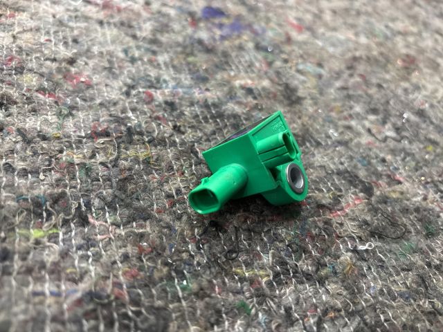 bontott VW GOLF VI Bal első Oldal Ütközés Érzékelő