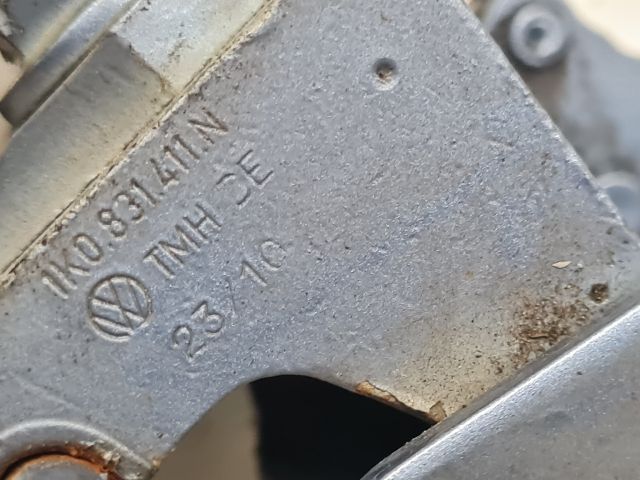 bontott VW GOLF VI Bal első Zsanér