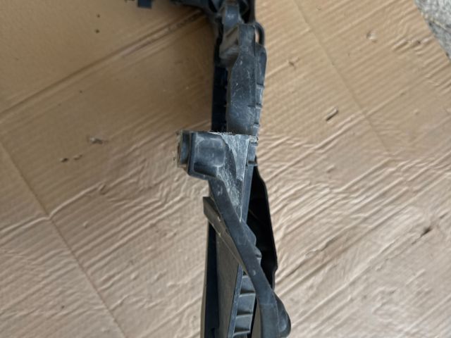 bontott VW GOLF VI Bal Fényszóró Tartó