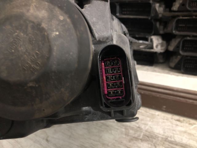 bontott VW GOLF VI Bal Fényszóró