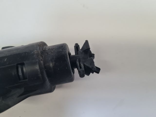 bontott VW GOLF VI Bal Fényszórómosó Fúvóka