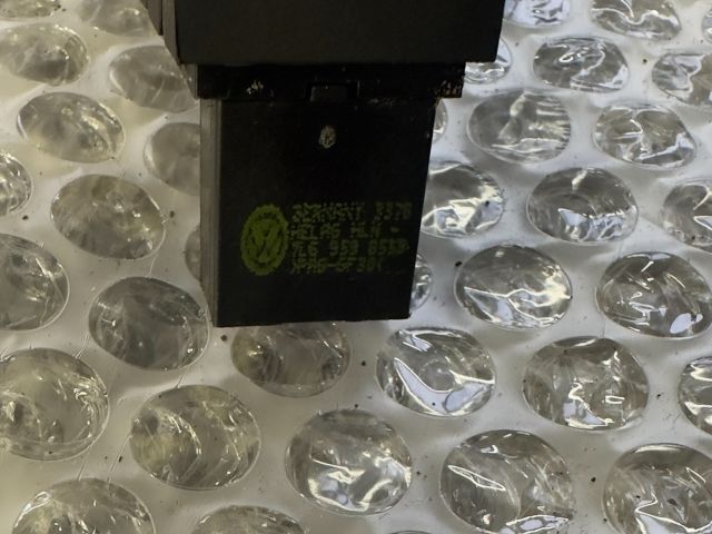 bontott VW GOLF VI Bal hátsó Ablakemelő Kapcsoló