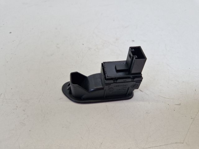 bontott VW GOLF VI Bal hátsó Ablakemelő Kapcsoló