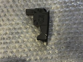 bontott VW GOLF VI Bal hátsó Ablakemelő Kapcsoló