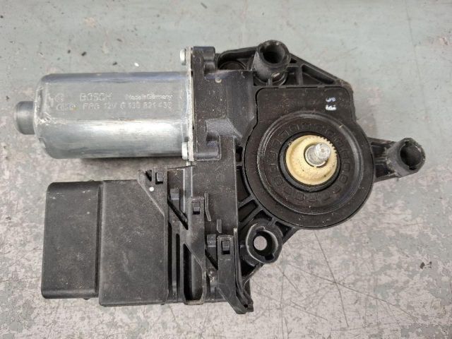bontott VW GOLF VI Bal hátsó Ablakemelő Motor