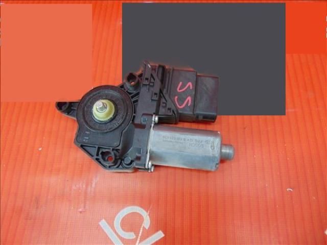 bontott VW GOLF VI Bal hátsó Ablakemelő Motor