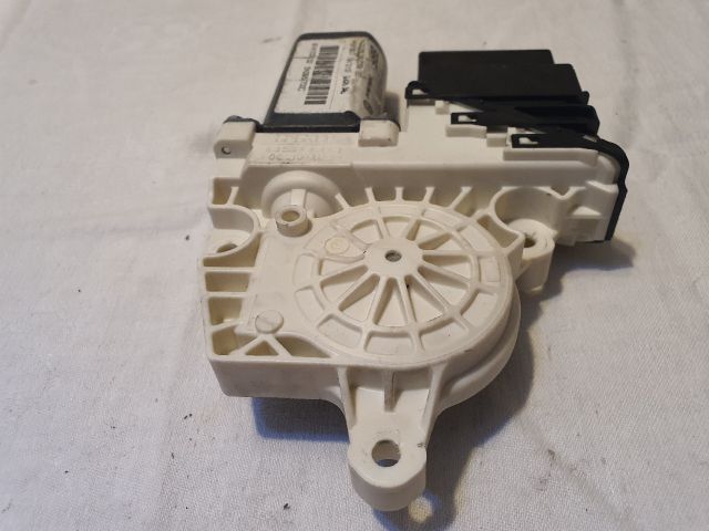 bontott VW GOLF VI Bal hátsó Ablakemelő Motor