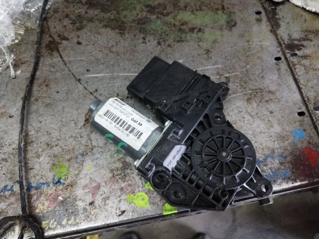 bontott VW GOLF VI Bal hátsó Ablakemelő Motor