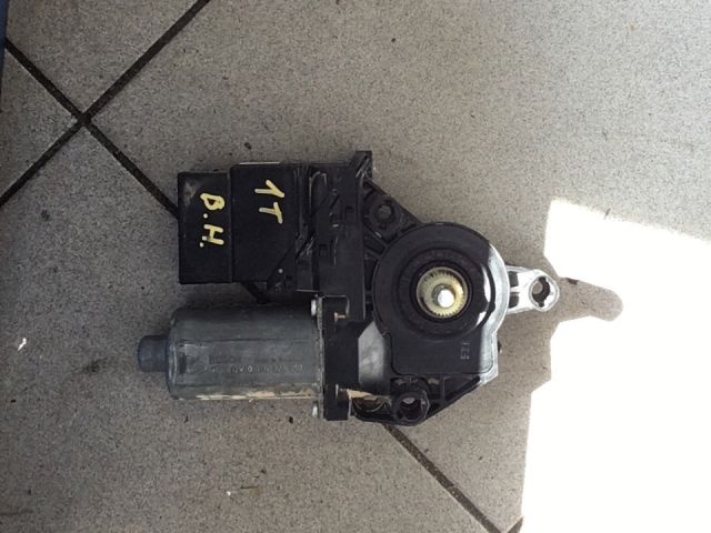 bontott VW GOLF VI Bal hátsó Ablakemelő Motor