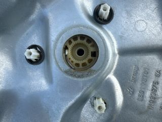 bontott VW GOLF VI Bal hátsó Ablakemelő Szerkezet (Elektromos)