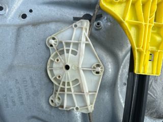 bontott VW GOLF VI Bal hátsó Ablakemelő Szerkezet (Elektromos)