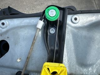 bontott VW GOLF VI Bal hátsó Ablakemelő Szerkezet (Elektromos)