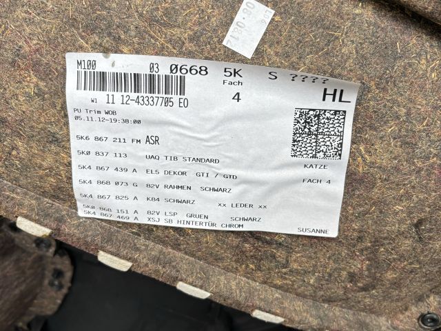 bontott VW GOLF VI Bal hátsó Ajtó Kárpit