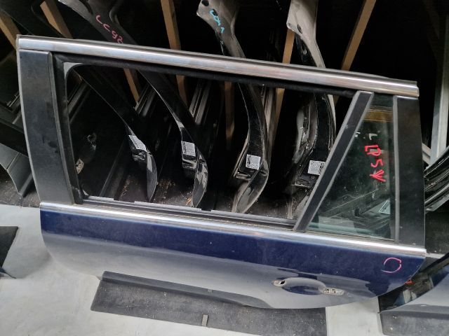 bontott VW GOLF VI Bal hátsó Ajtó (Részeivel)