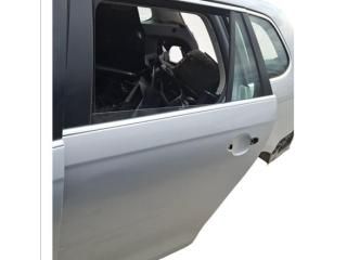 bontott VW GOLF VI Bal hátsó Ajtó (Üres lemez)