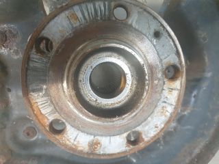 bontott VW GOLF VI Bal hátsó Csonkállvány Kerékaggyal