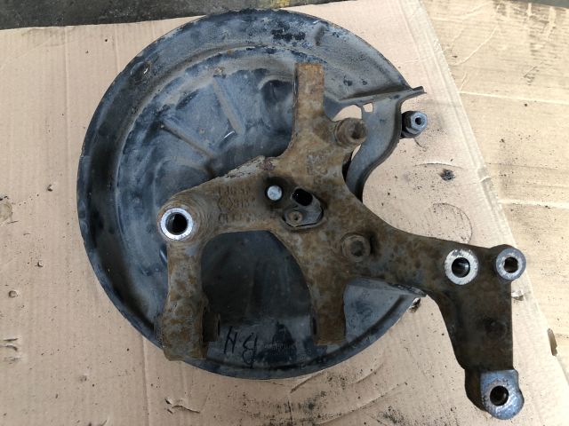 bontott VW GOLF VI Bal hátsó Csonkállvány Kerékaggyal