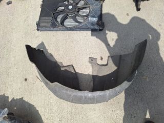 bontott VW GOLF VI Bal hátsó Dobbetét (Kerékjárati, Műanyag)