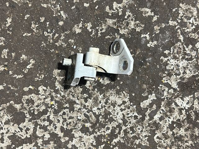 bontott VW GOLF VI Bal hátsó Felső Zsanér