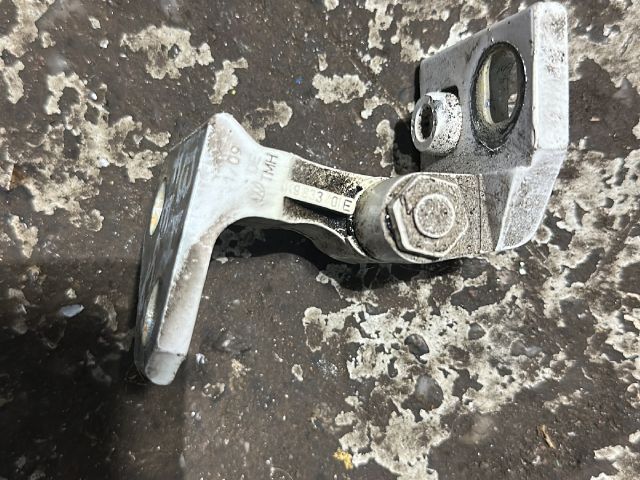 bontott VW GOLF VI Bal hátsó Felső Zsanér